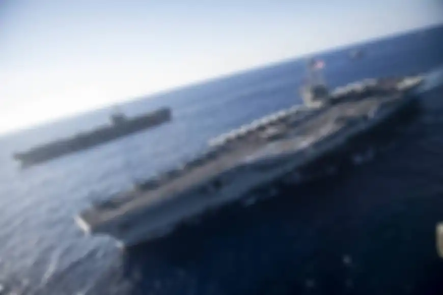Kapal Induk USS Ronald Reagan merapat di Hong Kong