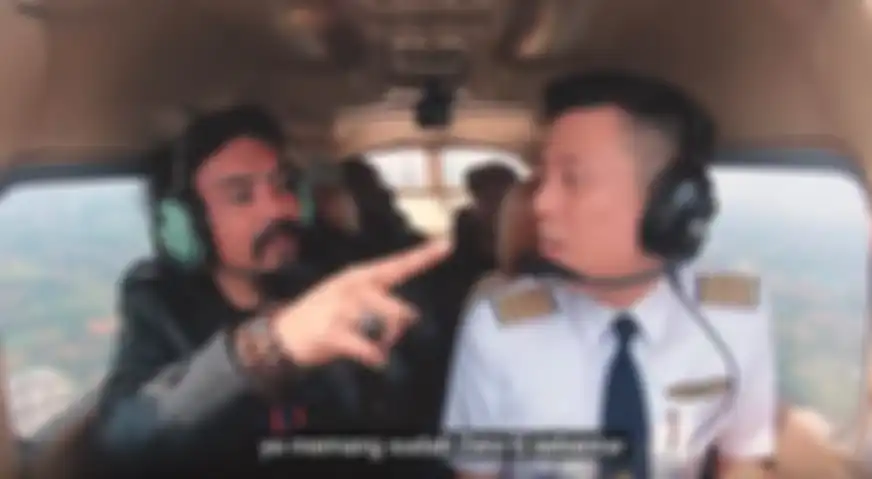 Tangkapan layar video saat Vincent Raditya mengajak Limbad merasakan Zero Gravity.