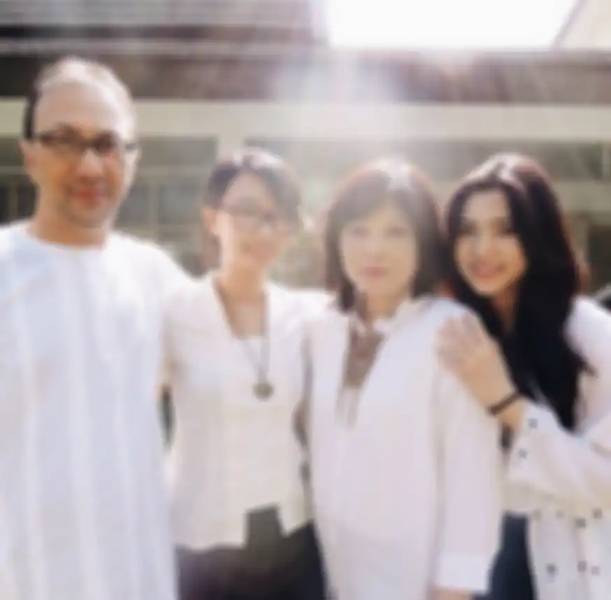Keluarga Isyana Sarasvati