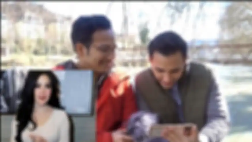 Reaksi bule melihat penampilan Syahrini