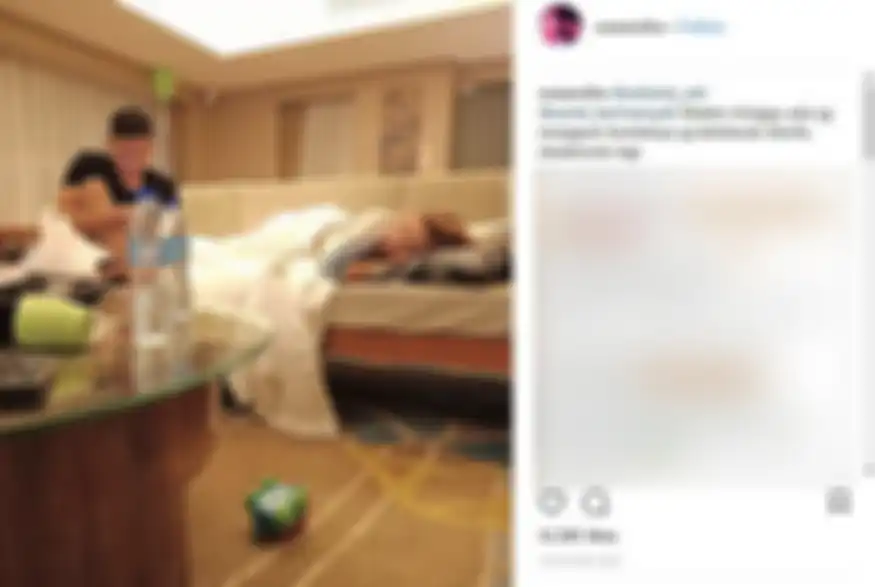 Azriel Temani Ashanty yang Tertidur di Sofa
