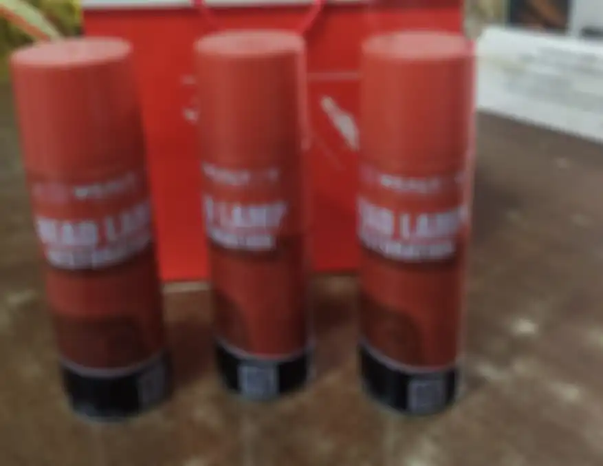 Cairan Wealthy Headlamp Restoration untuk lampu motor dan mobil.