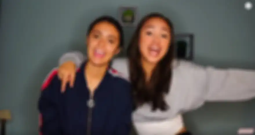 Caitlin Halderman dan Amanda Rawles