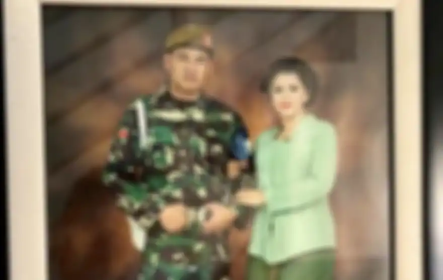 Kopda Muslimin anggota TNI yang punya asmara gelap diburu Jenderal Andika Perkasa. Dia diduga rencakan tembak istrinya sendiri. 