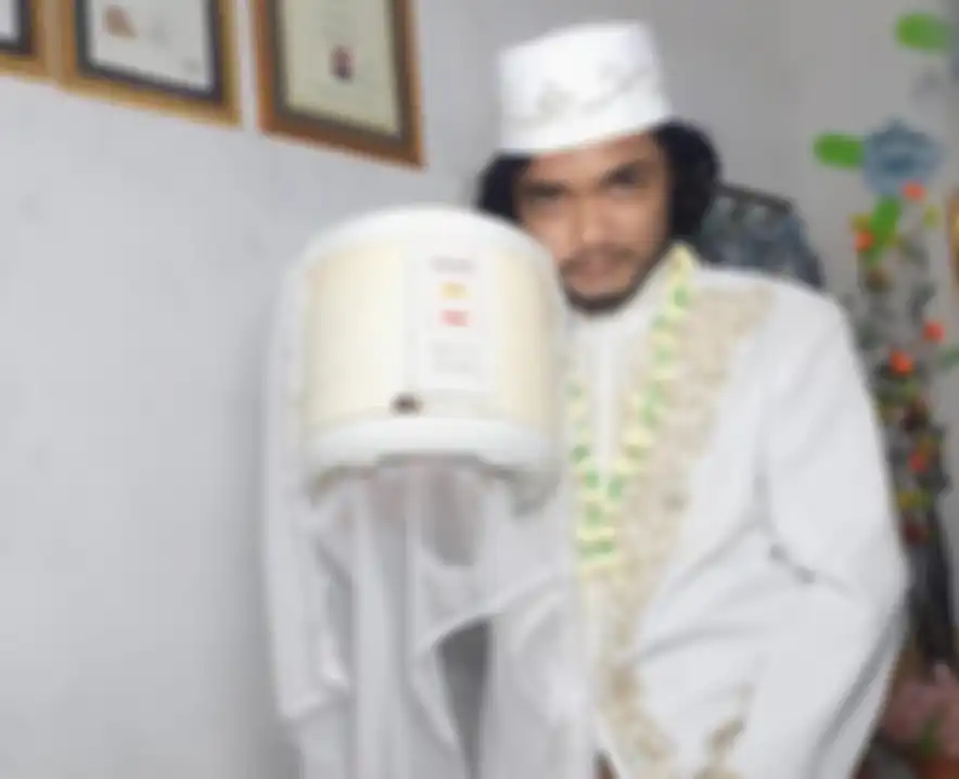 Unggahan Khoirul Anam, pria yang menikahi penanak nasi