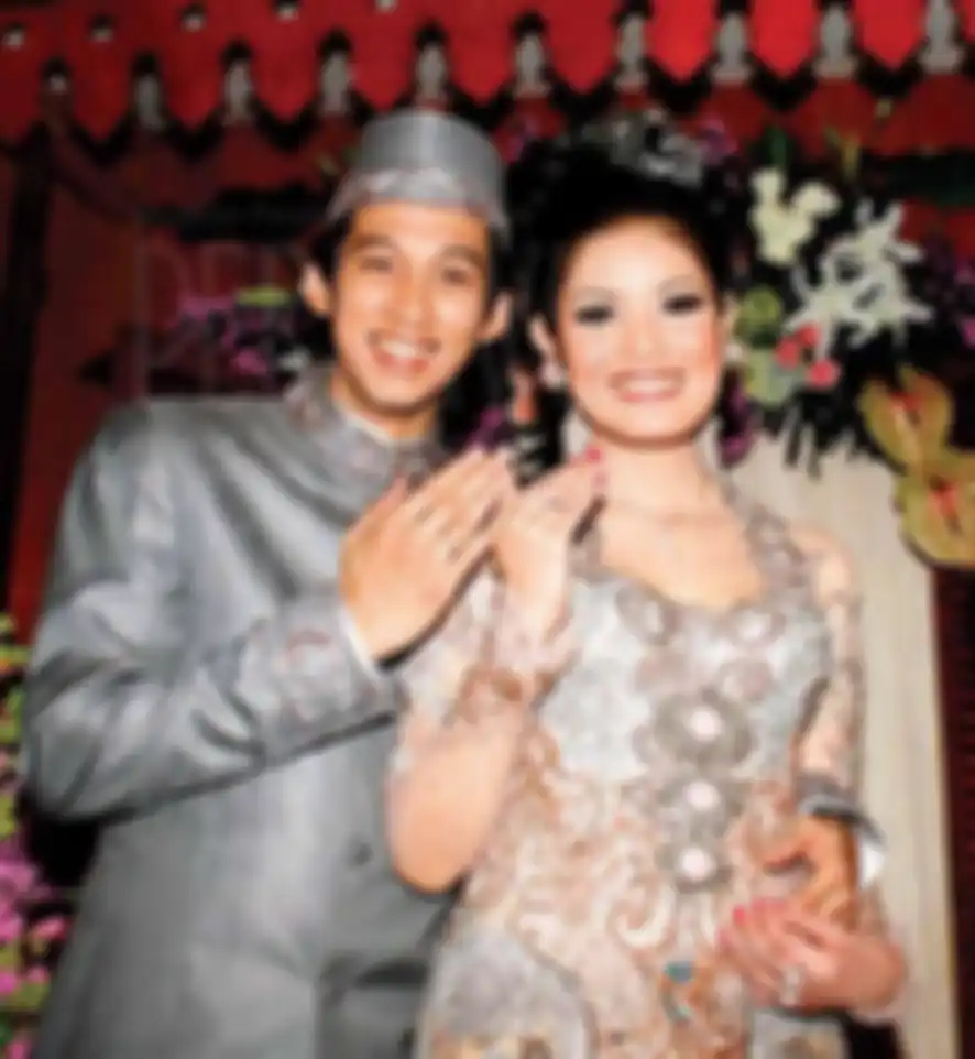Rumah tangga Askara Parasady dengan Nindy Ayunda sudah resmi cerai sebelum Askara bebas dari penjara. Kini, dia diamuk anak jenderal.