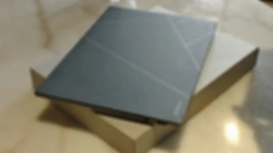 ASUS Zenbook UX5304 hadir dengan desain yang mewah dan solid