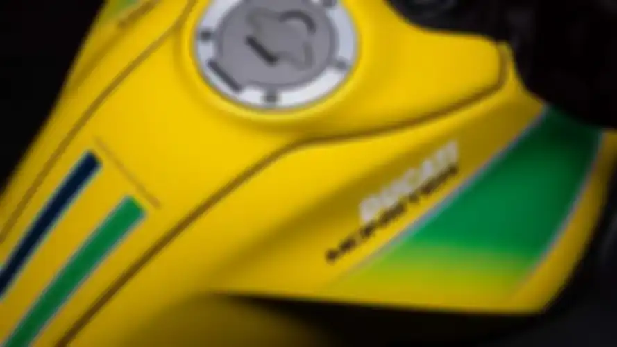 Livery ikonik Ayrton Senna di Ducati Monster Senna.