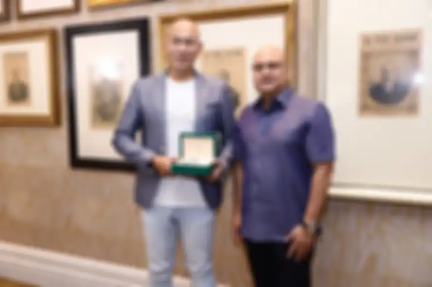 AH bersama Irwan Mussry