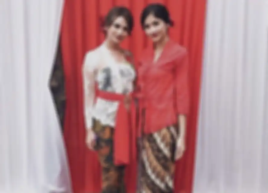 Foto Faye Nicole di akun Instagram pribadinya digeruduk netizen. Fotonya bareng Vanessa Angel muncul lagi.