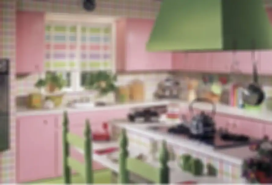 Desain dapur warna pink dijamin nggak bakal dibilang norak jika kita mau lakukan hal ini. Lihat saja 7 foto hasil aplikasinya. 