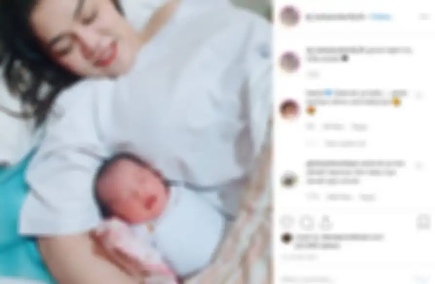 Potret perdana DJ Katty Butterfly dengan sang bayi