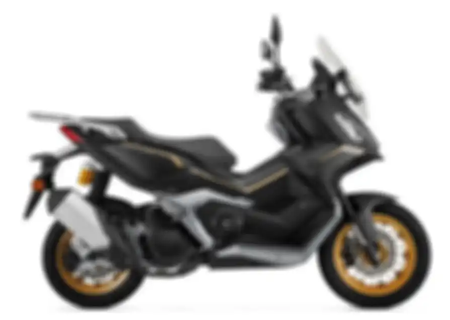 Motor ini ditenagai mesin 125cc, satu silinder, 4 katup, berpendingin cairan.