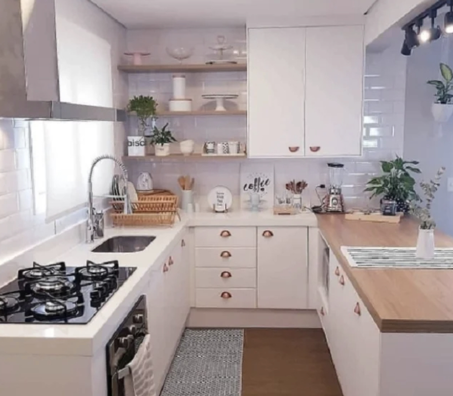 Desain dapur luas minimalis ini bukan sekadar menawarkan kenyamanan. Ujungnya, curi perhatian Ibu-ibu arisan. Tengok 7 foto aestheticnya.
