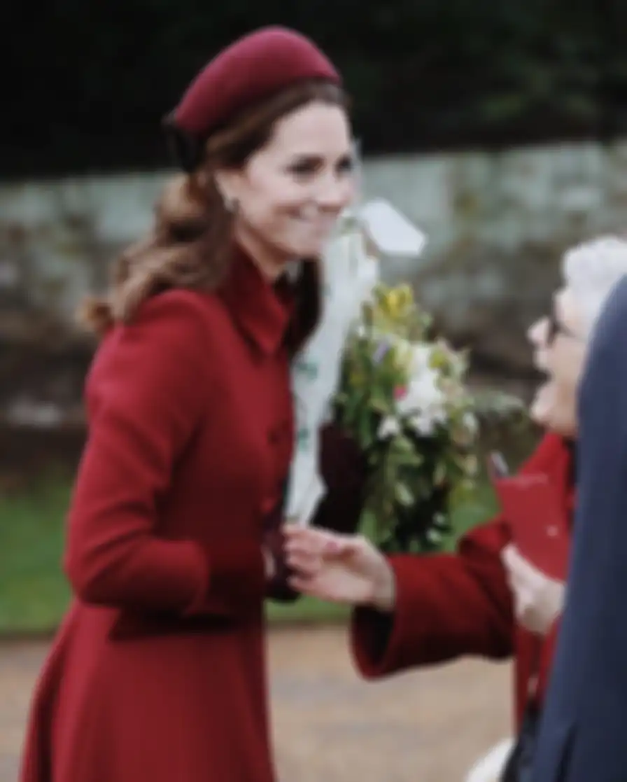 Penampilan Kate Middleton mengenakan bandana di Gereja Sandringham