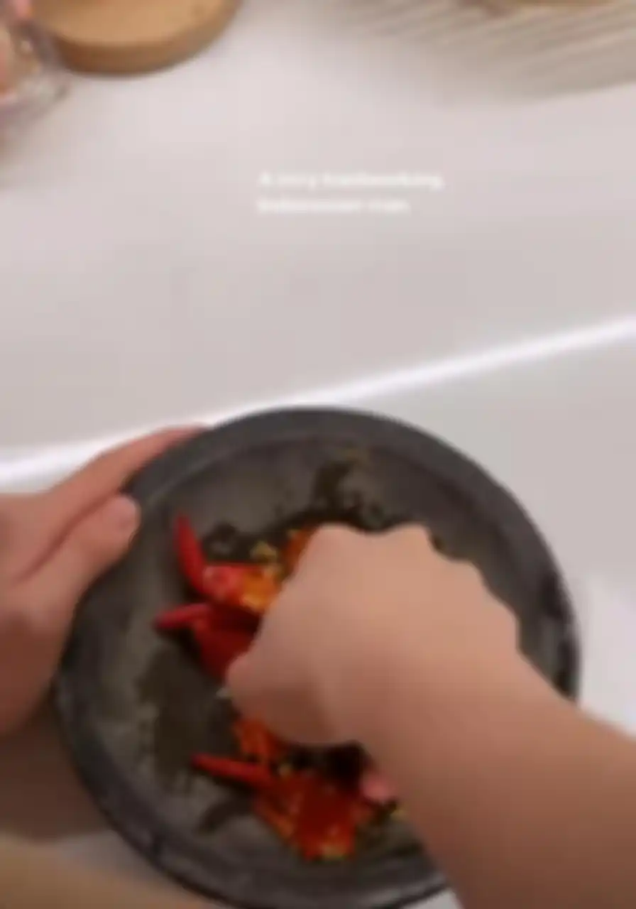 Rich Brian ngulek sambal