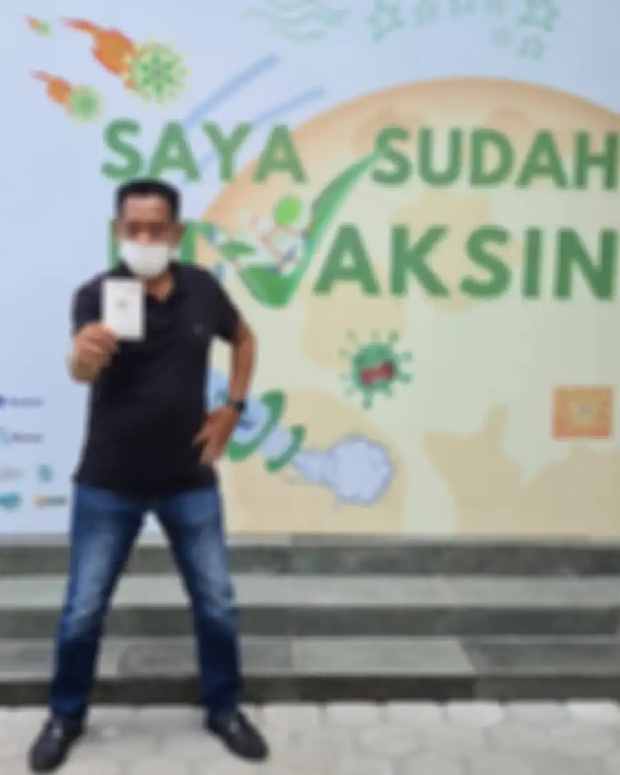 Jika dilihat di foto Tukul Arwana divaksin, sang komedian mendapat vaksin Covid-19 dosis pertama sekitar lima hari yang lalu. 