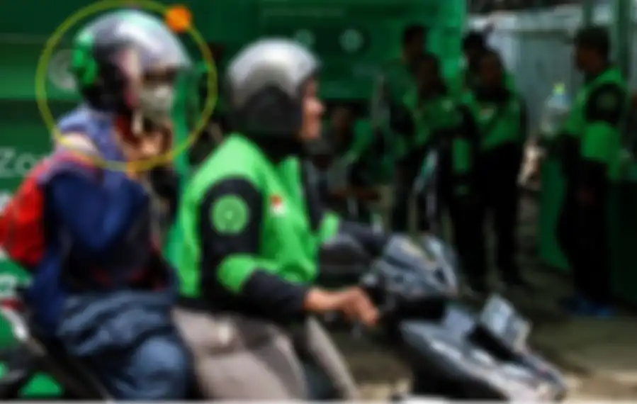 Di New Normal hanya di masa sosialisai helm penumpang masih disediakan driver ojol 