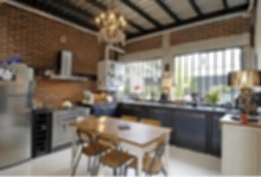 Yuk kita intip 7 inspirasi desain ala cafe minimalis yang menawan hati. Jangan lupa ada foto estetiknya. Cozy banget!