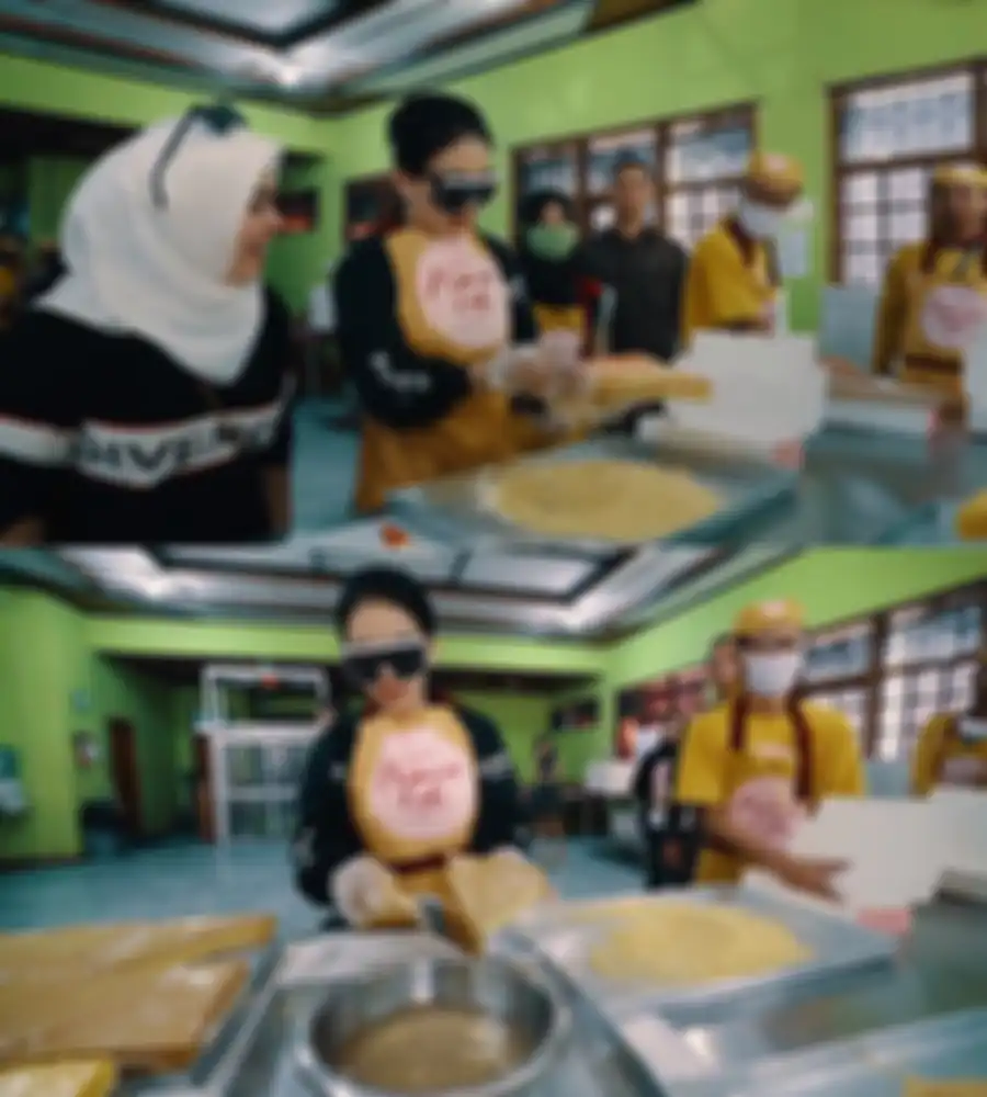 Begini kalau Syahrini bikin cake