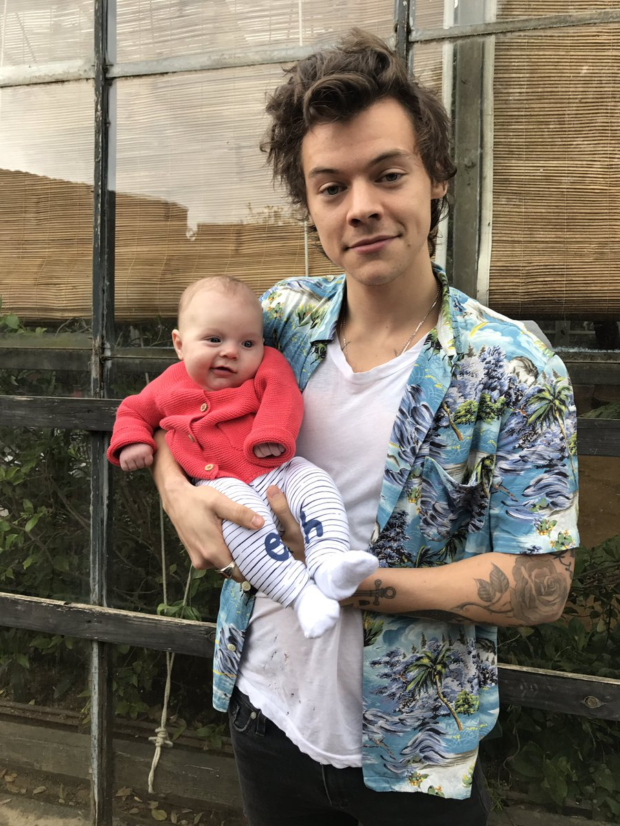 Harry Styles jadi ayah baptis untuk Ruby Winston