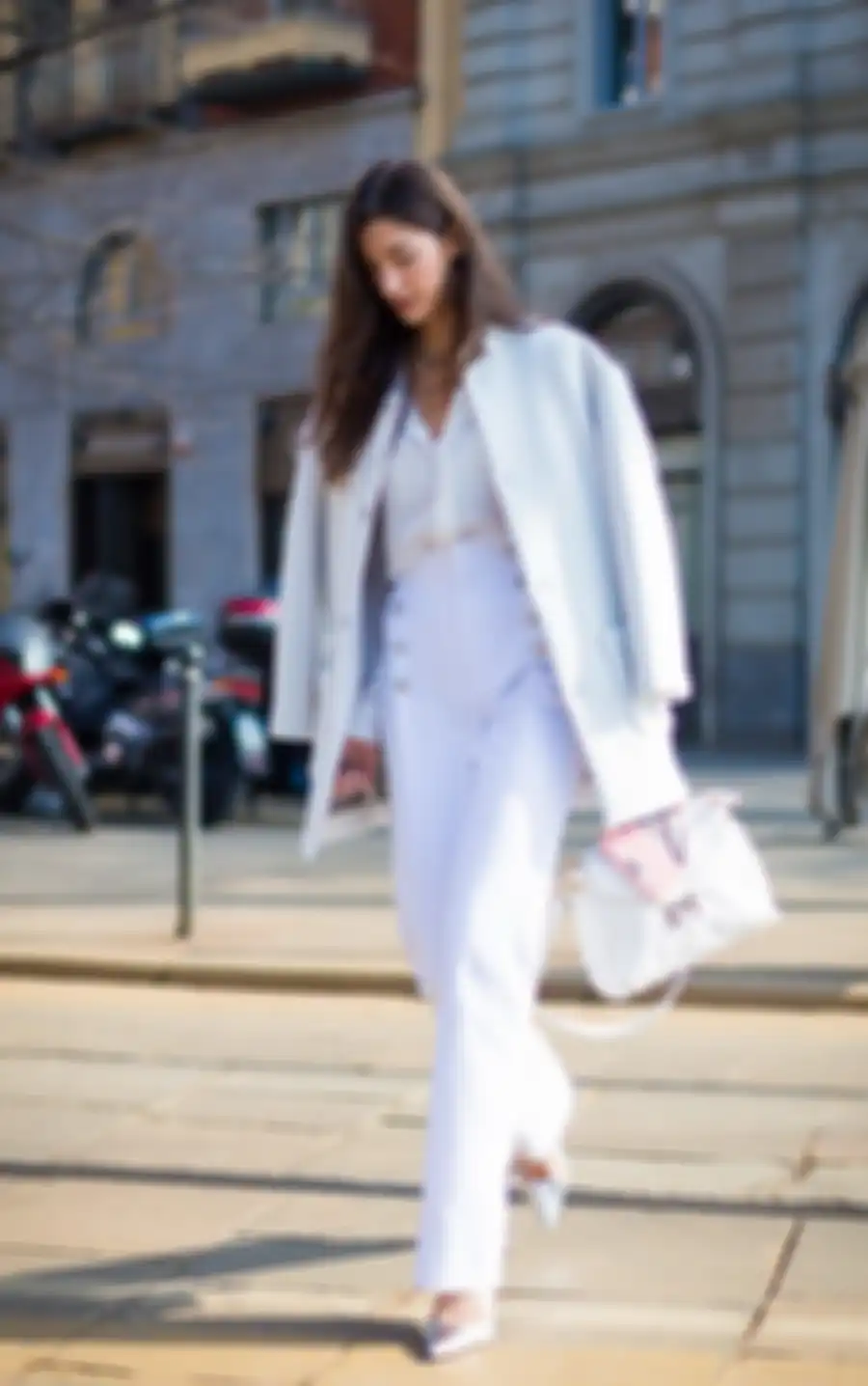 Outfit putih untuk Taurus