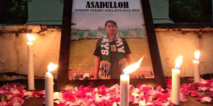 Hujan, Tak Surutkan Aliansi Suporter Surakarta Kenang Sleman Fan