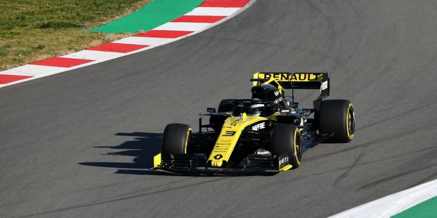 Truknya Terguling di Hungaria, Kesialan Tim Renault Berlanjut