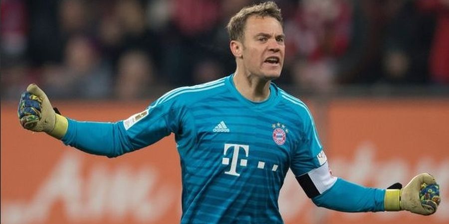 Liverpool Vs Bayern Muenchen - Manuel Neuer Antusias Main di Anfield