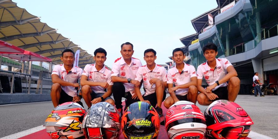 ARRC 2019 - Ritual Anggono Iriawan Mengawal Proses Start Pembalap AHRT