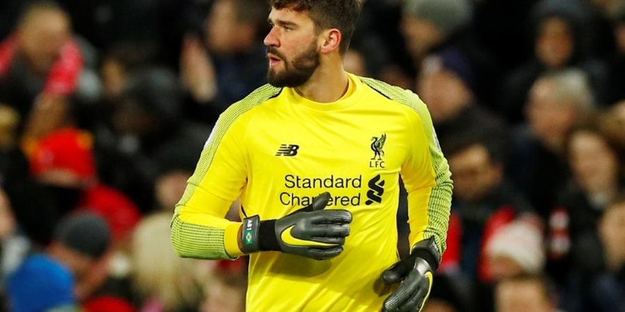 Cari Pelapis Alisson, Liverpool Kembali Lirik Pemain Milik Southampton