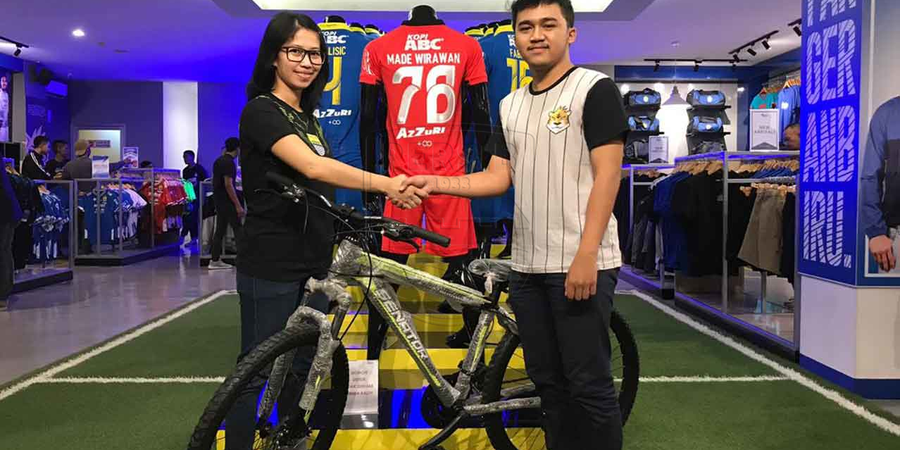 Bobotoh Ini Dapat Hadiah Sepeda, Seusai Melakukan Juggling 45 Menit