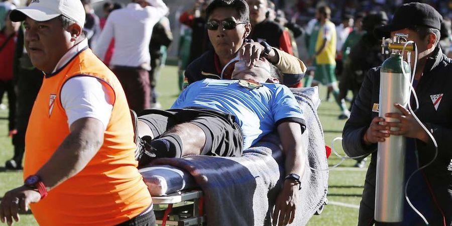 Video Detik-detik Wasit Bolivia Tewas Terkena Serangan Jantung