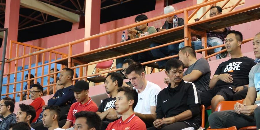 Pelatih Timnas U-23 Indonesia dan Juru Latih PSIM Duduk Bersama Saksikan Laga Liga 1 di Bantul