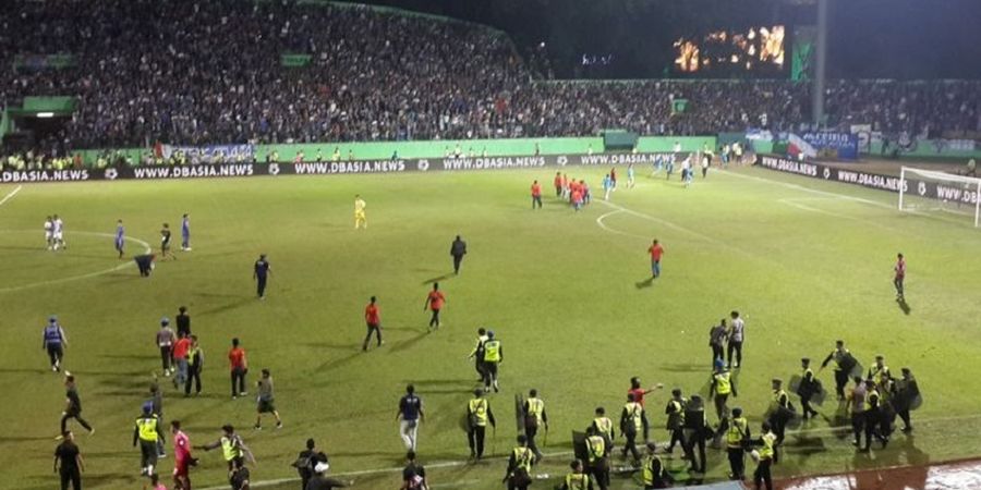 Pascalaga Arema FC Vs PS Tira Persikabo, Aremania Turun ke Lapangan