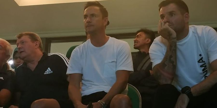 Saksikan Langsung Laga Persebaya Kontra Persib, Ini Alasan Dennis Wise dan Simon McMenemy