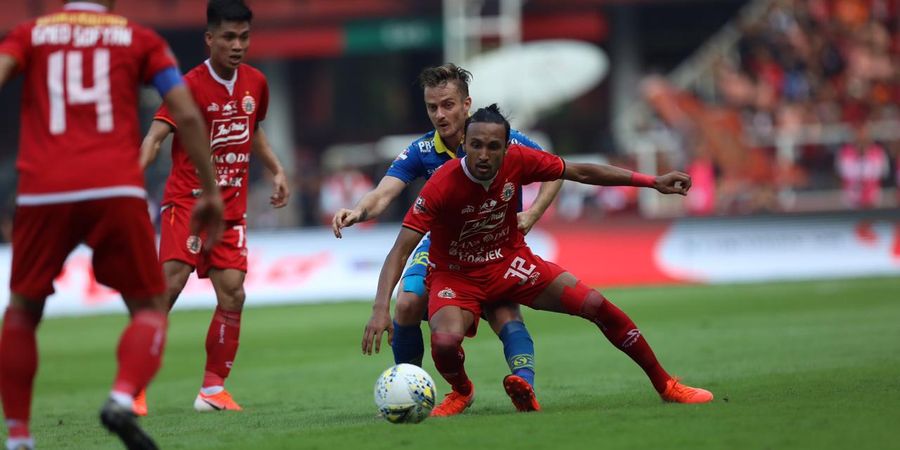 Persija Vs Persib - Rohit Chand Memaki Novri Setiawan yang Dikartu Merah    