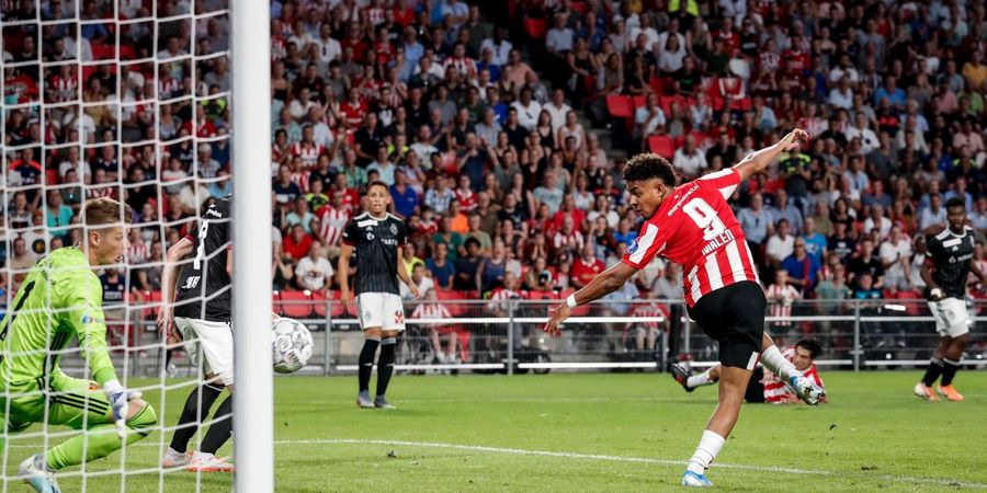 Hasil Liga Champions, Pemain Buangan Arsenal Menangkan PSV Lewat Gol Back-heel Yahud