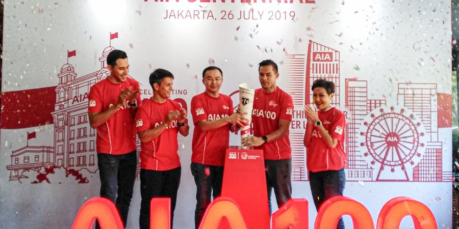 Andritany dan Darius Sinathrya di Tantangan Lari 100 KM dalam Perayaan HUT  ke-100 AIA