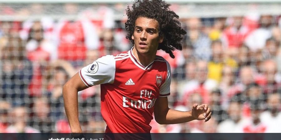 Main Tangan dengan Bek Watford, Youngster Arsenal Beruntung Tak Diusir Wasit