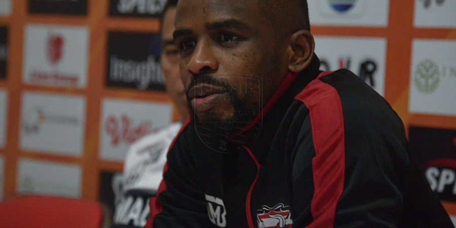 Madura United Dipastikan Kehilangan Greg Nwokolo Hingga Akhir Musim