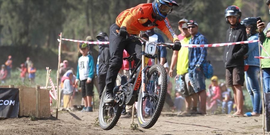 Juara Bertahan Siap Lawan Rekan Setim di Indonesian Downhill 2019