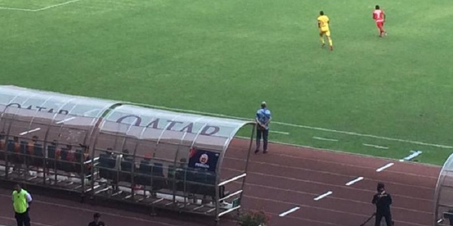 Edson Tavares Kenakan Kemeja Batik saat Jalani Debut Bersama Persija