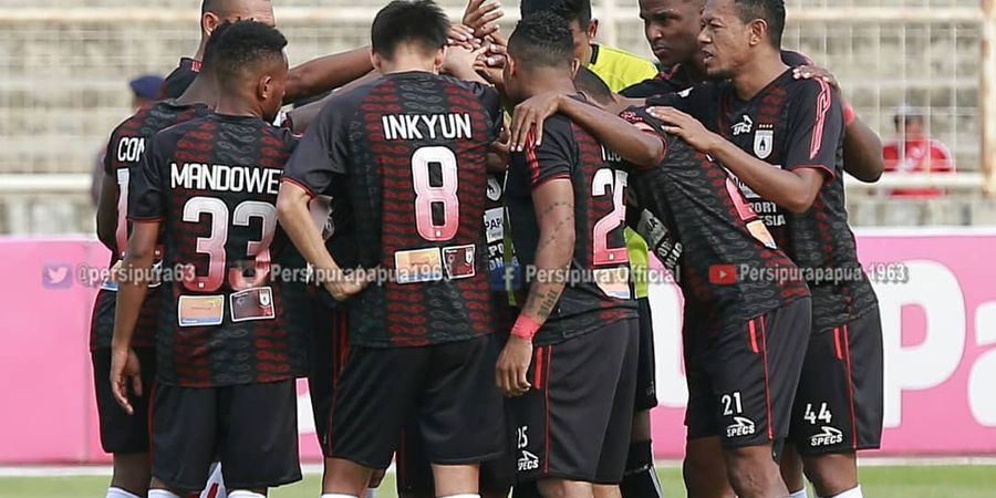 Persipura Bawa Tiga Poin dari Markas Perseru Badak Lampung FC