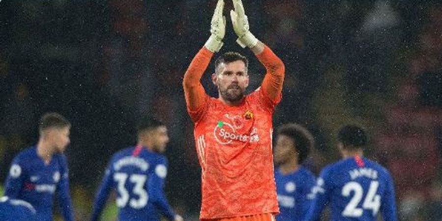 VIDEO - Bela Klub Terburuk, Eks Kiper Man United Nyaris Bobol Kiper Termahal Dunia