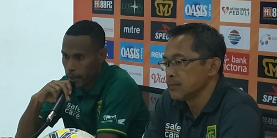 Aji Santoso Puas Laga Debutnya di Persebaya Cuma Imbang