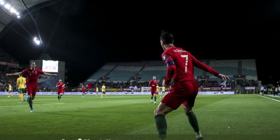 VIDEO - Cristiano Ronaldo Cetak Gol Spektakuler untuk Portugal, Pisang dan Keras