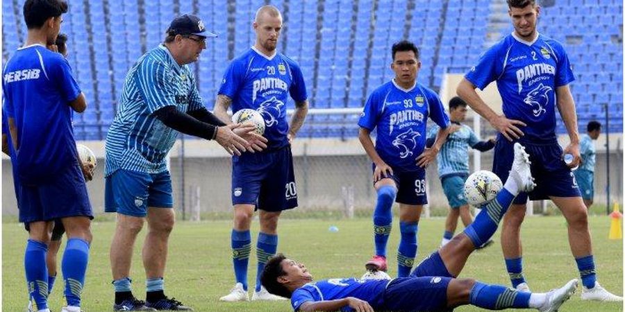 Robert Rene Alberts Bicara soal Perombakan Persib Musim Depan, Ada Pemain yang Habis Kontrak dan Berumur