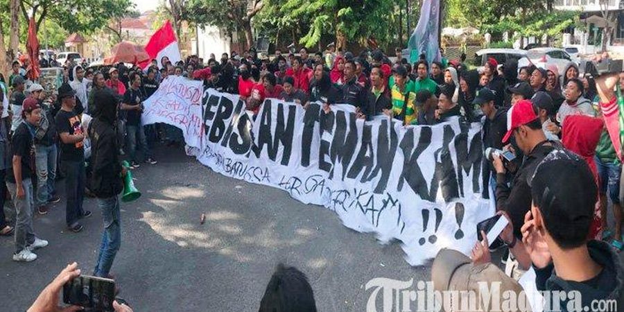 FIFA Sanksi Indonesia Lebih Berat dari Malaysia