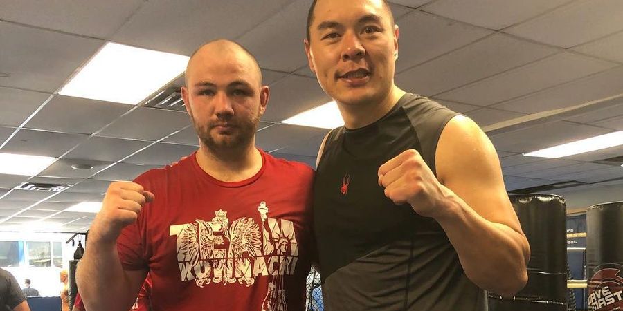 Petinju Asal China Siap Gebrak Divisi Kelas Berat, Singgung Ruiz dan Joshua
